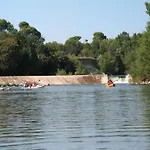 בית נופש In With Swimming Pool *