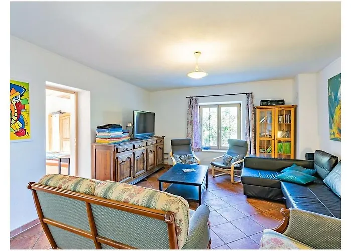 Hébergement de vacances In Aspiran With Swimming Pool *